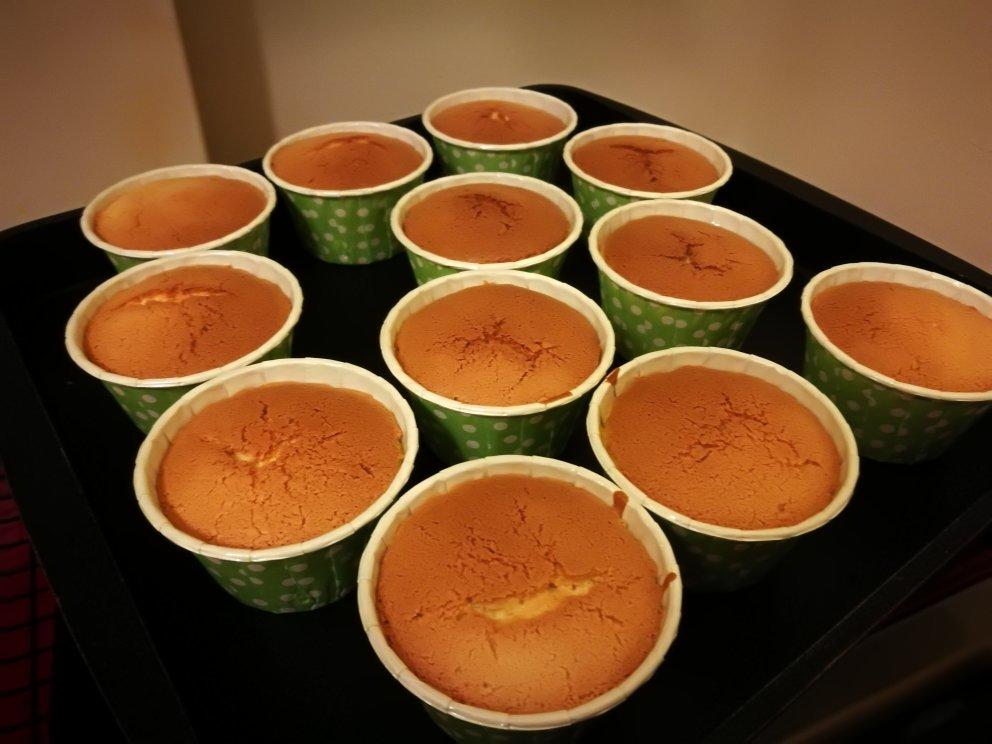 原味海绵纸杯蛋糕（非常适合裱花、盖糖皮的cupcake方子）