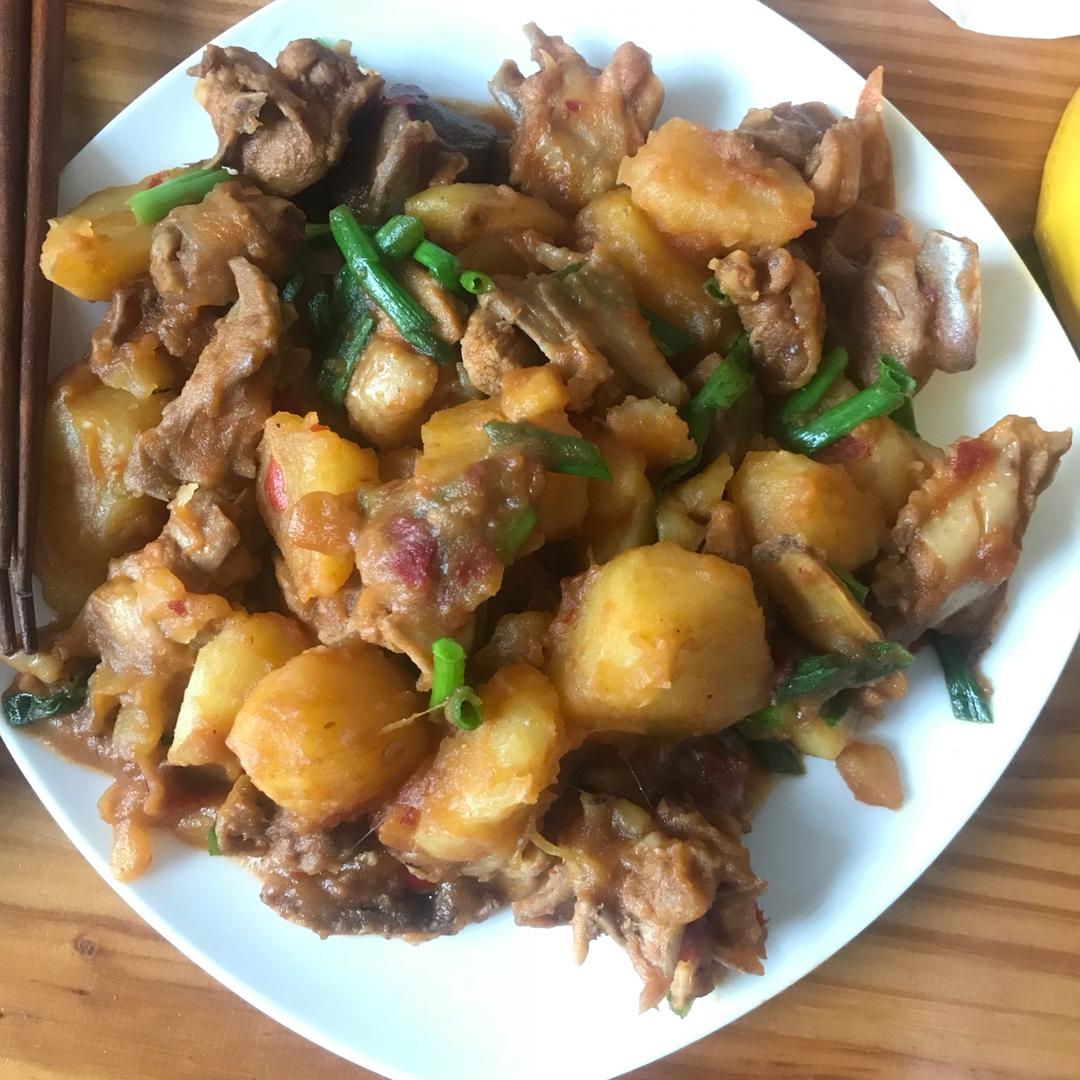 土豆烧鸡（非常下饭哦~）