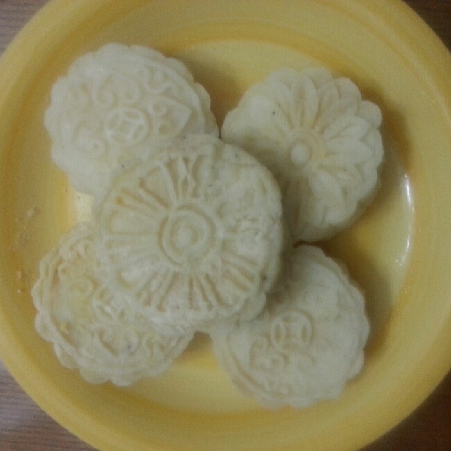 奶黄冰皮月饼