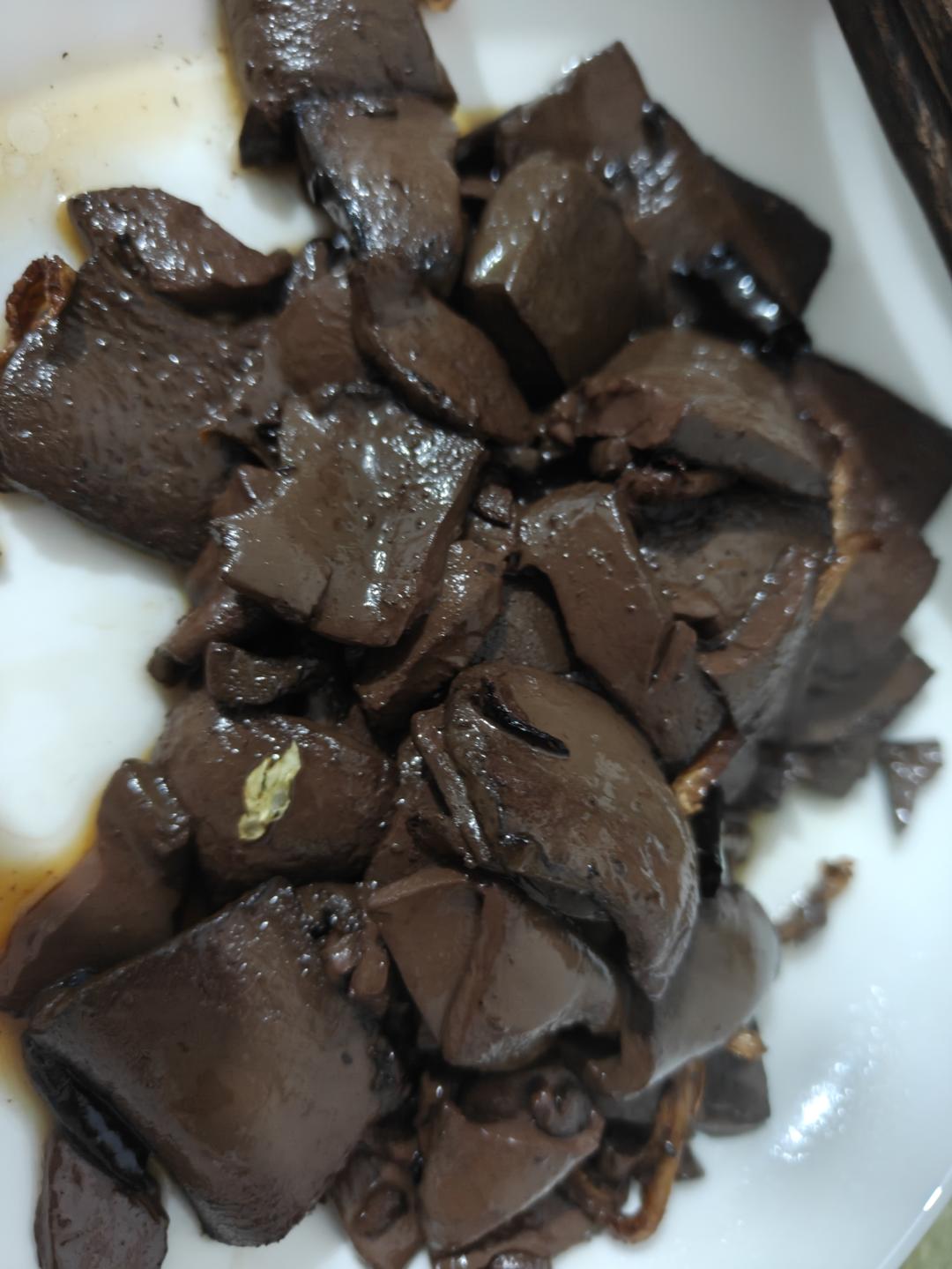 “葱爆鸭血”老公夸葱油裹着鸭血真的太香了！连葱都吃的一干二净哈哈