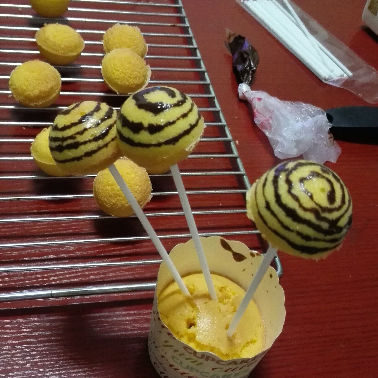 《Tinrry下午茶》教你做棒棒糖蛋糕