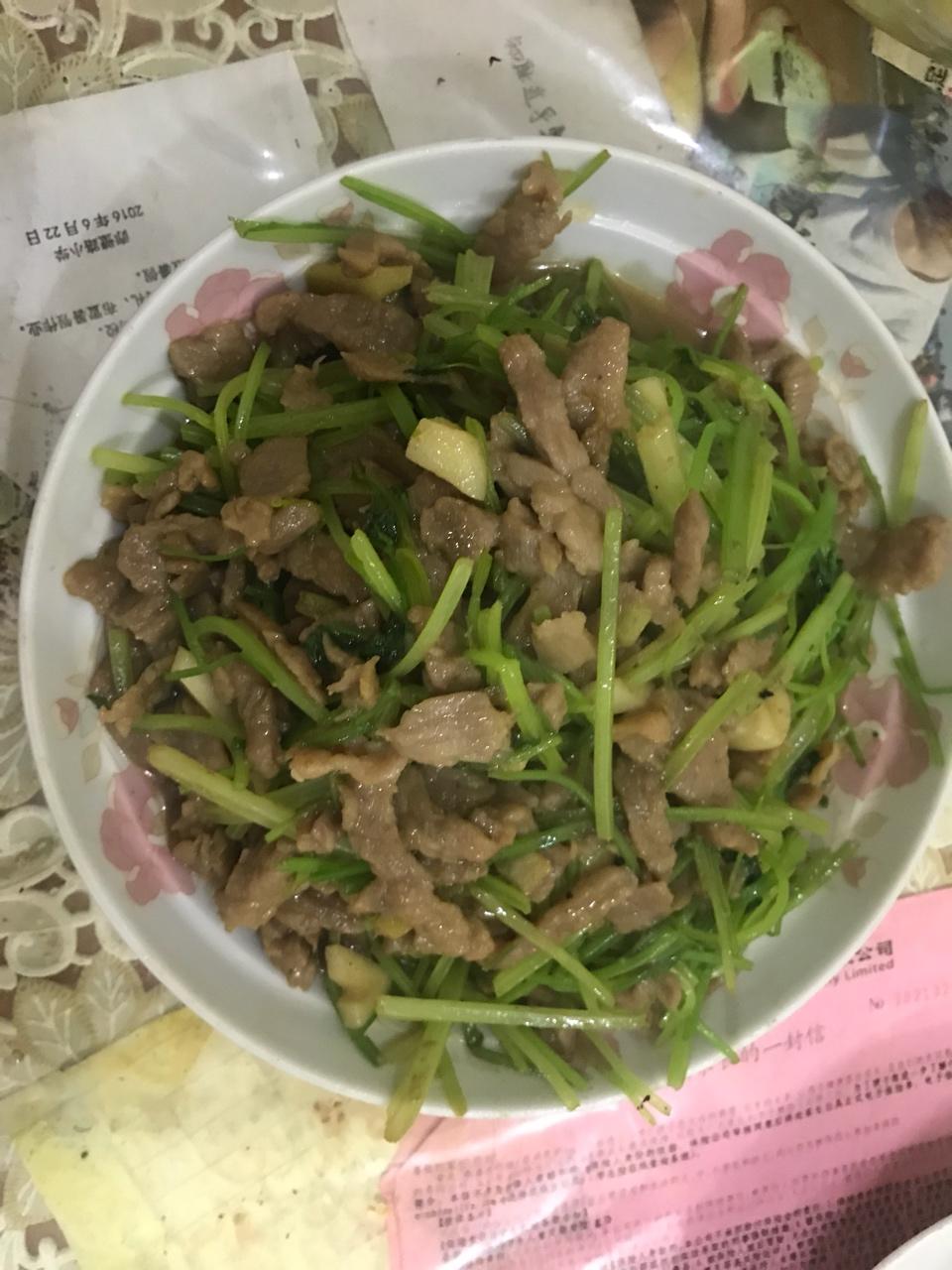 芹菜炒牛肉【附让牛肉嫩嫩的小秘密】