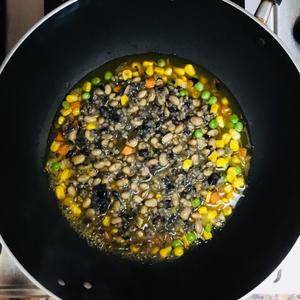 法式乡村大菜肴：千层卷心菜烤鲜蔬炖豆的做法 步骤5