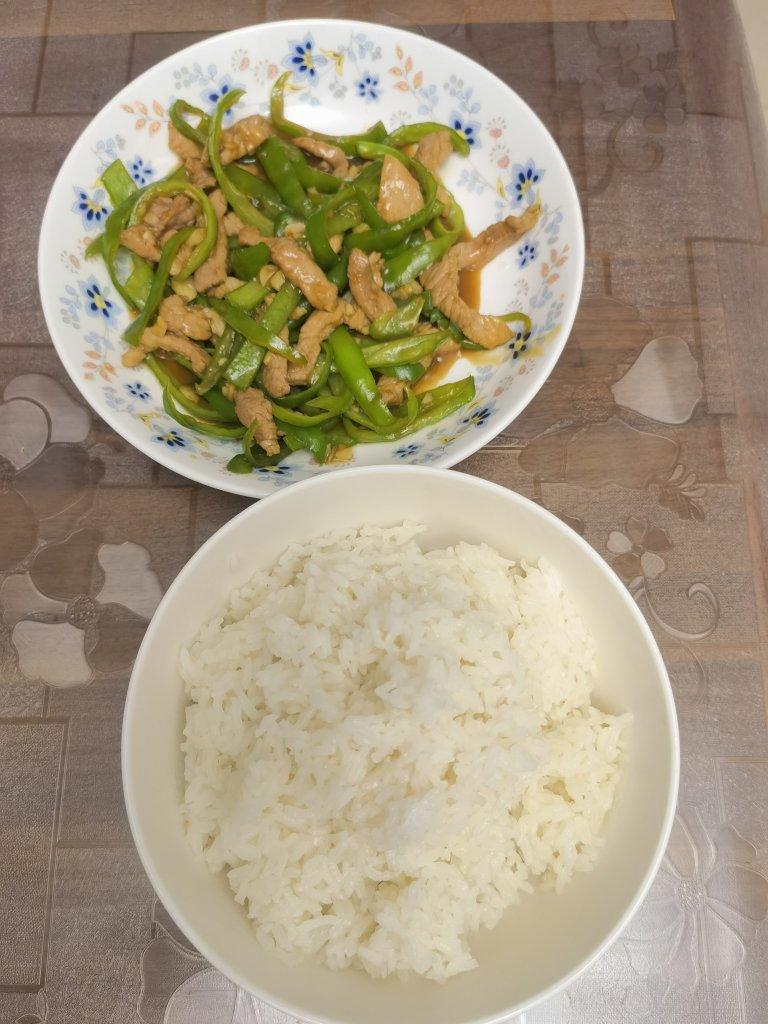 ‼️好吃到舔盘的青椒肉丝盖浇饭
