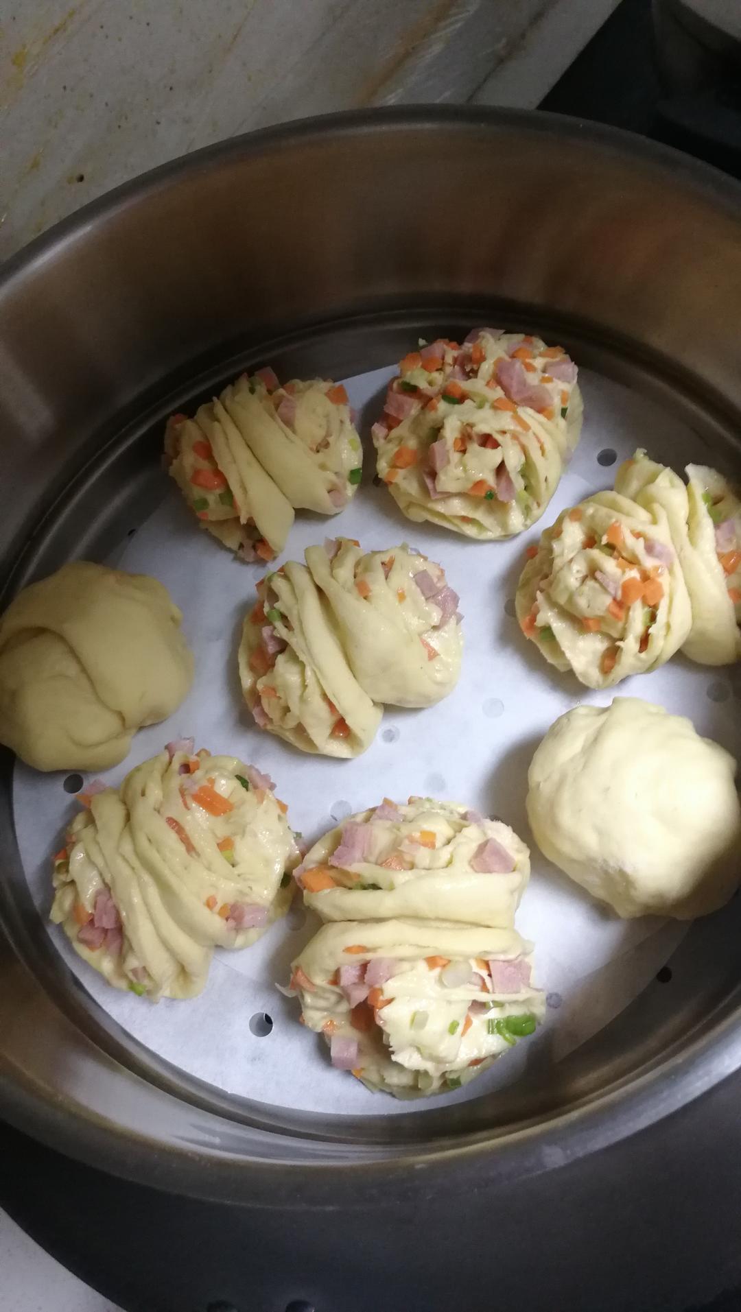 🌺椒盐葱香花卷🌺（操作简单，好吃又好看）