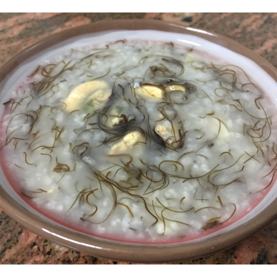黑粉君做的蚝豉瑶柱粥