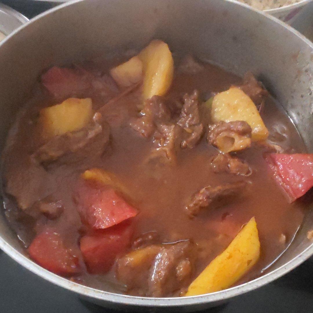 红烧牛肉土豆 （独家秘制）