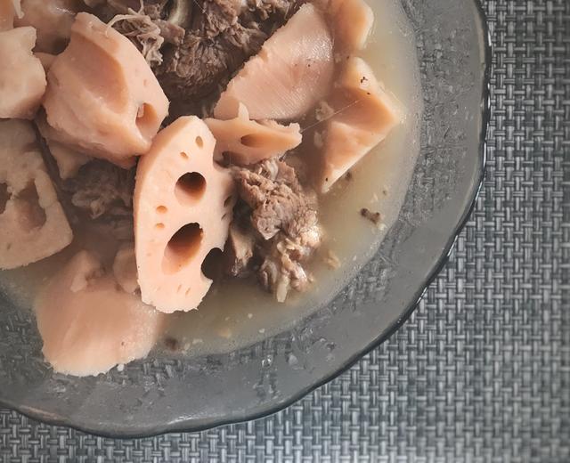 筒子骨煨藕汤的做法