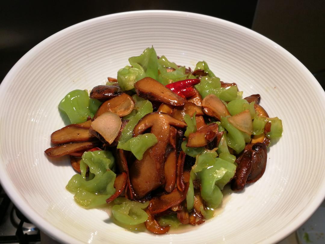 炒牛肝菌的做法