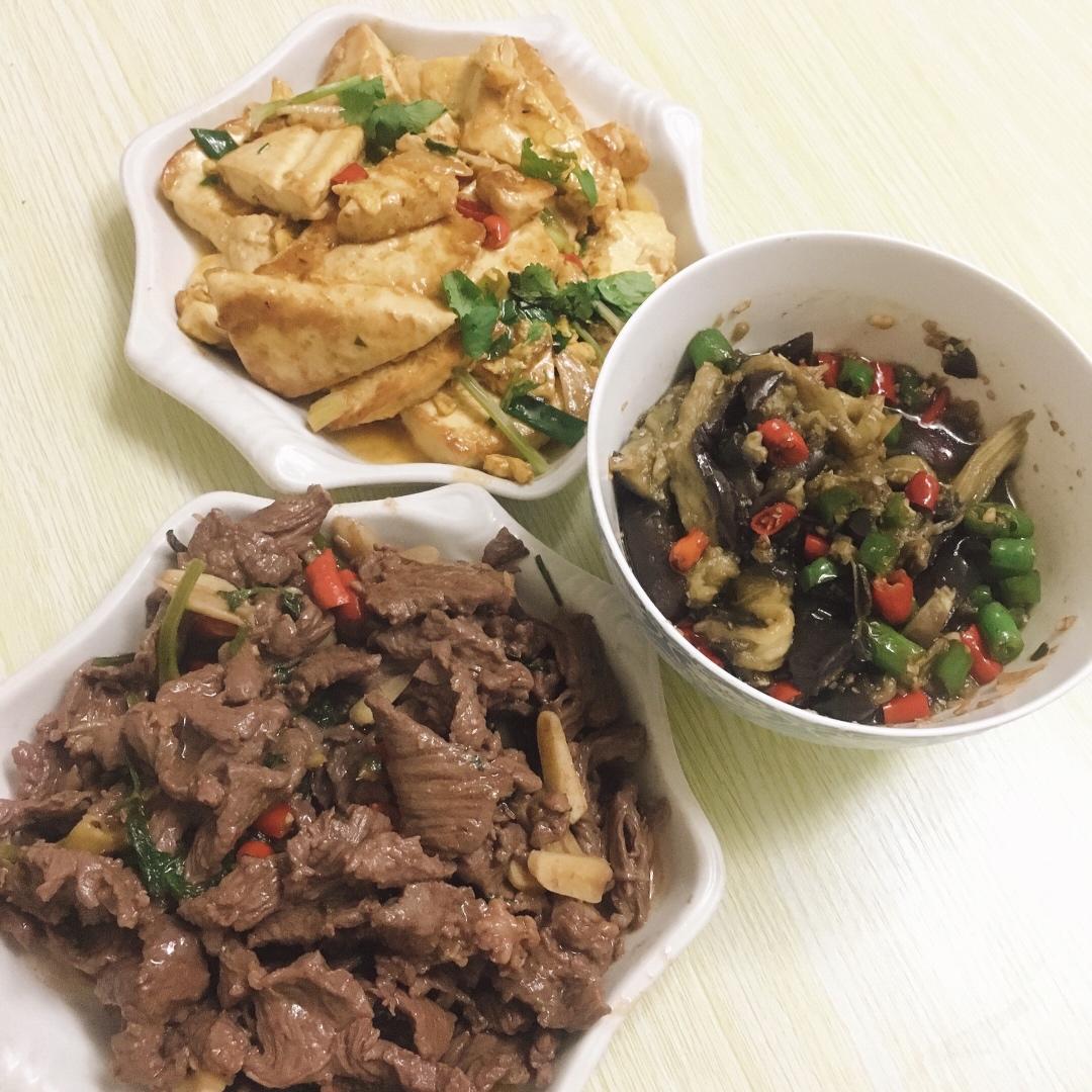 小炒牛肉（小白也可以做的超好吃！！）