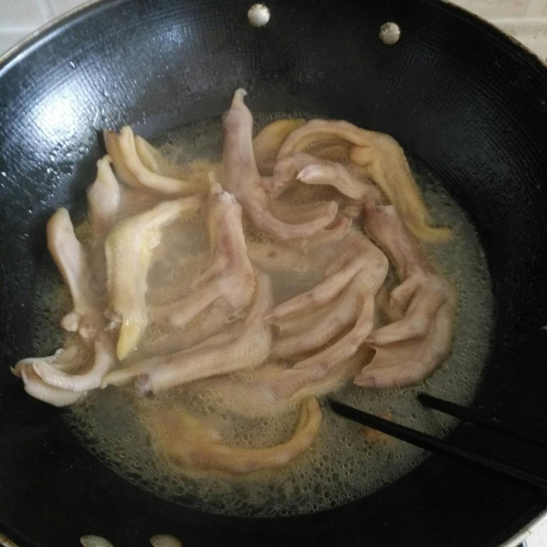 泡鸭爪