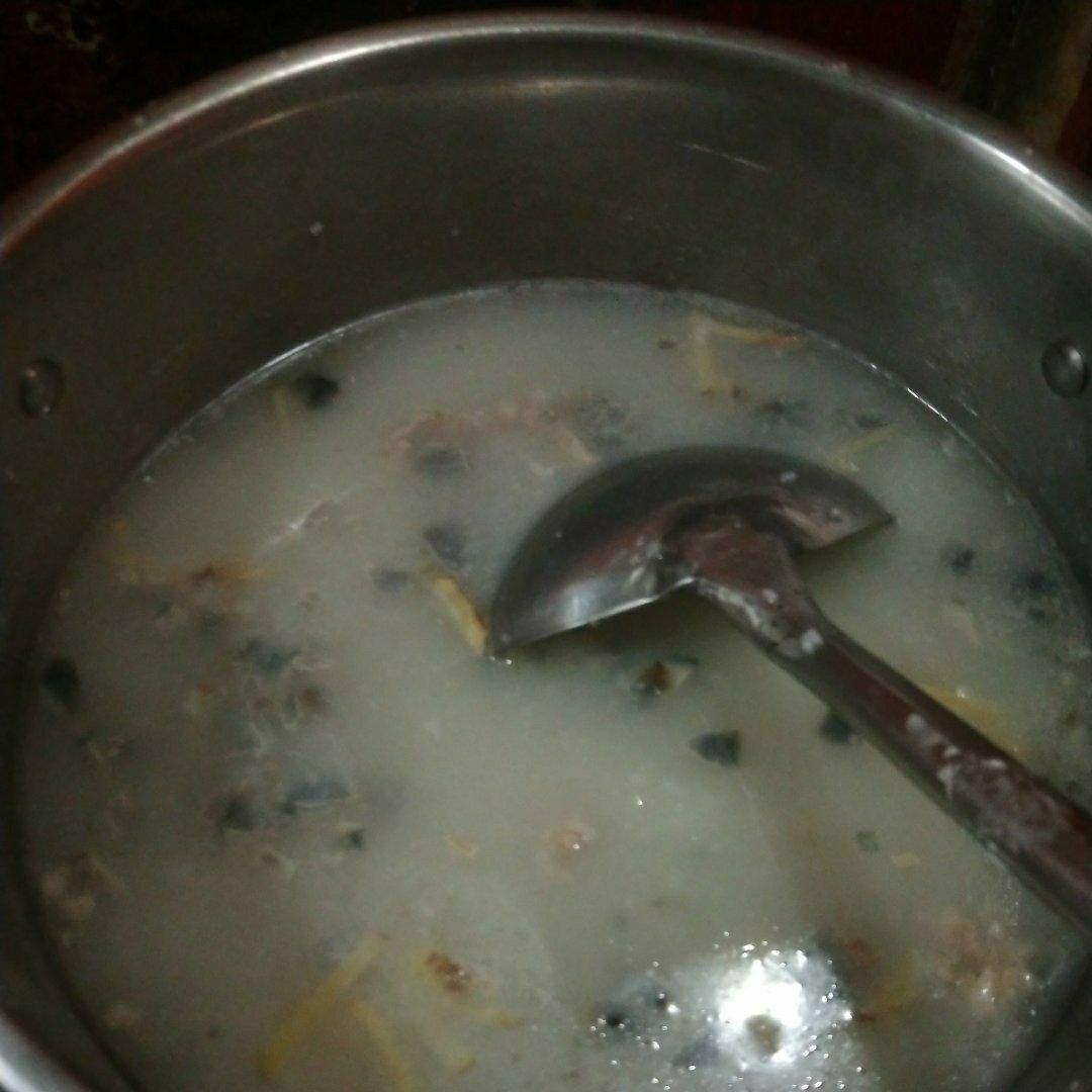 十五分钟快手之香滑皮蛋瘦肉粥(附五分钟电饭煲电压力锅更快捷方法)