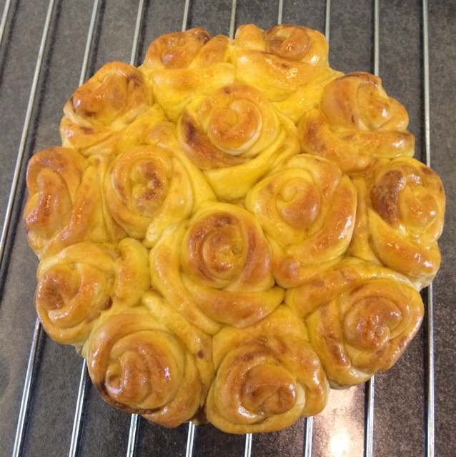 佩佩做的玫瑰花面包