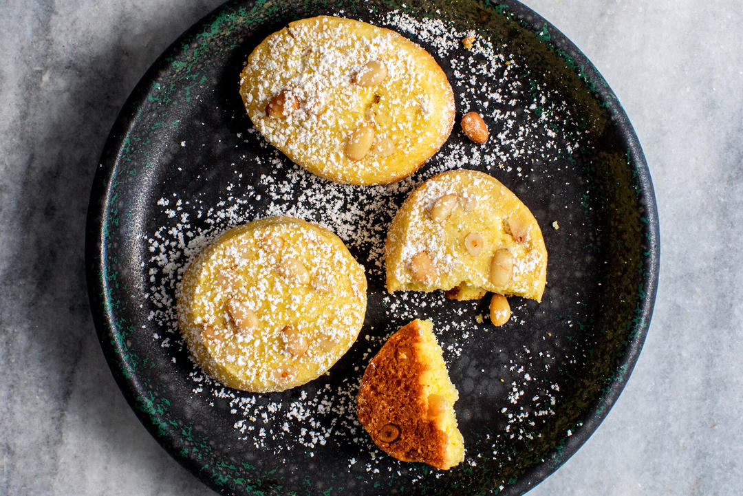 玉米粉松仁曲奇 Cornmeal Pine Nut Cookies