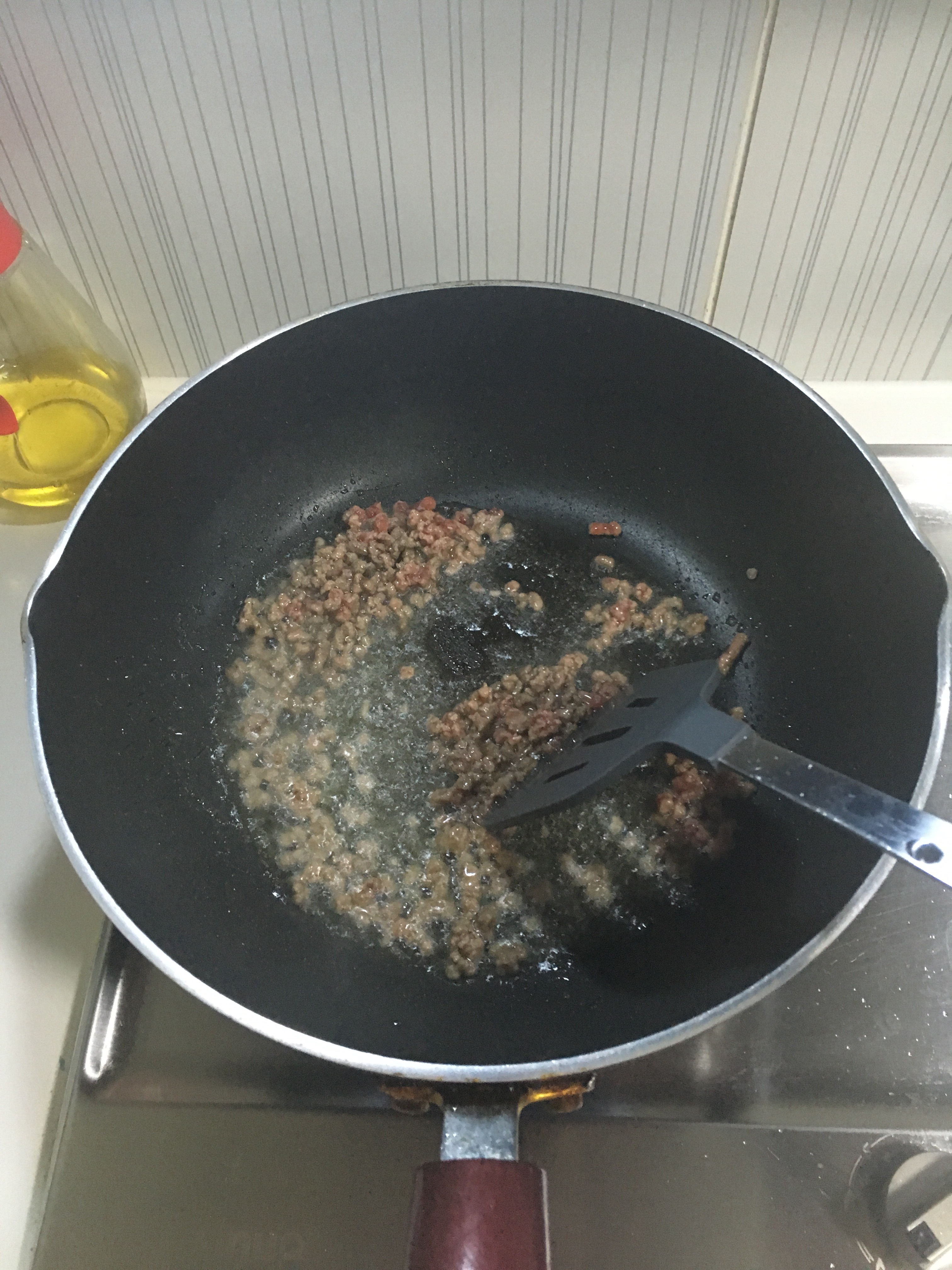 豌豆玉米炒肉的做法 步骤2