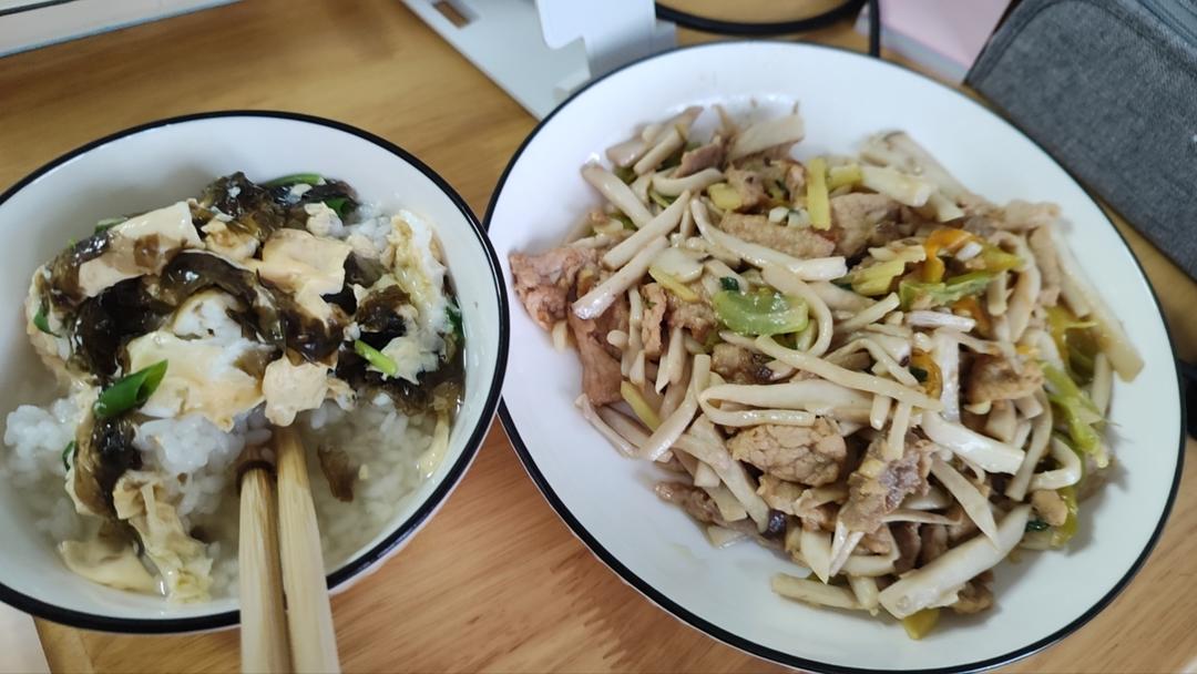 杏鲍菇炒肉丝
