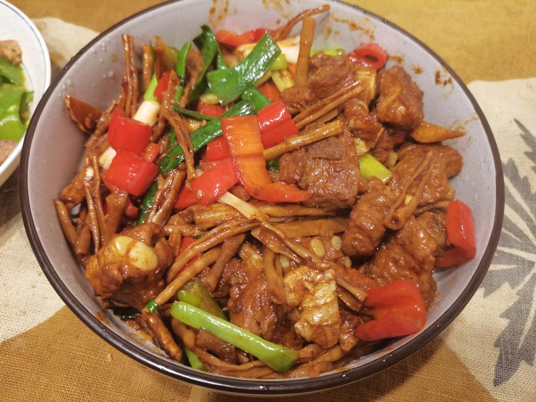 小仙女jojo做的厨师长教你:"干笋烧排骨"的家常做法