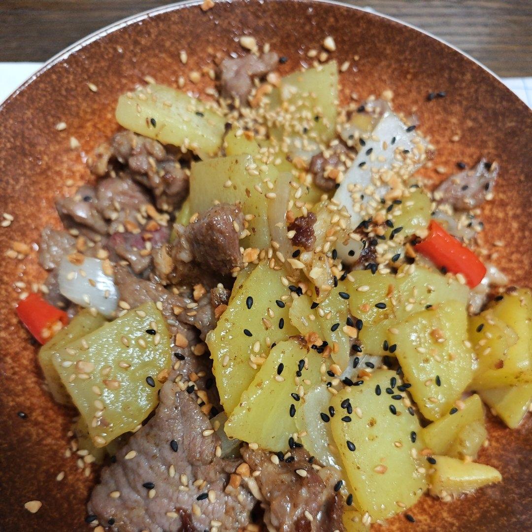 孜然土豆炒牛肉