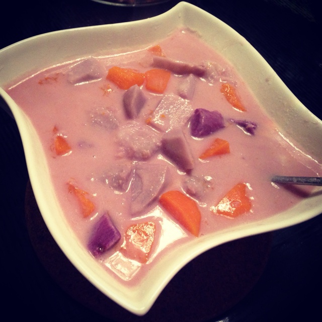 椰汁南瓜紫薯芋头煲