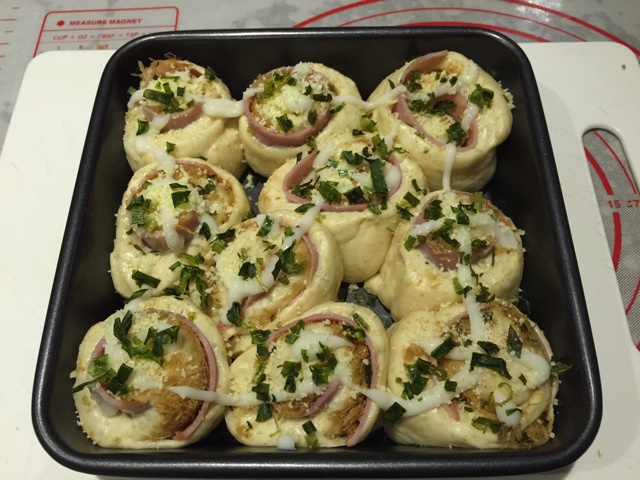 香葱肉松面包卷