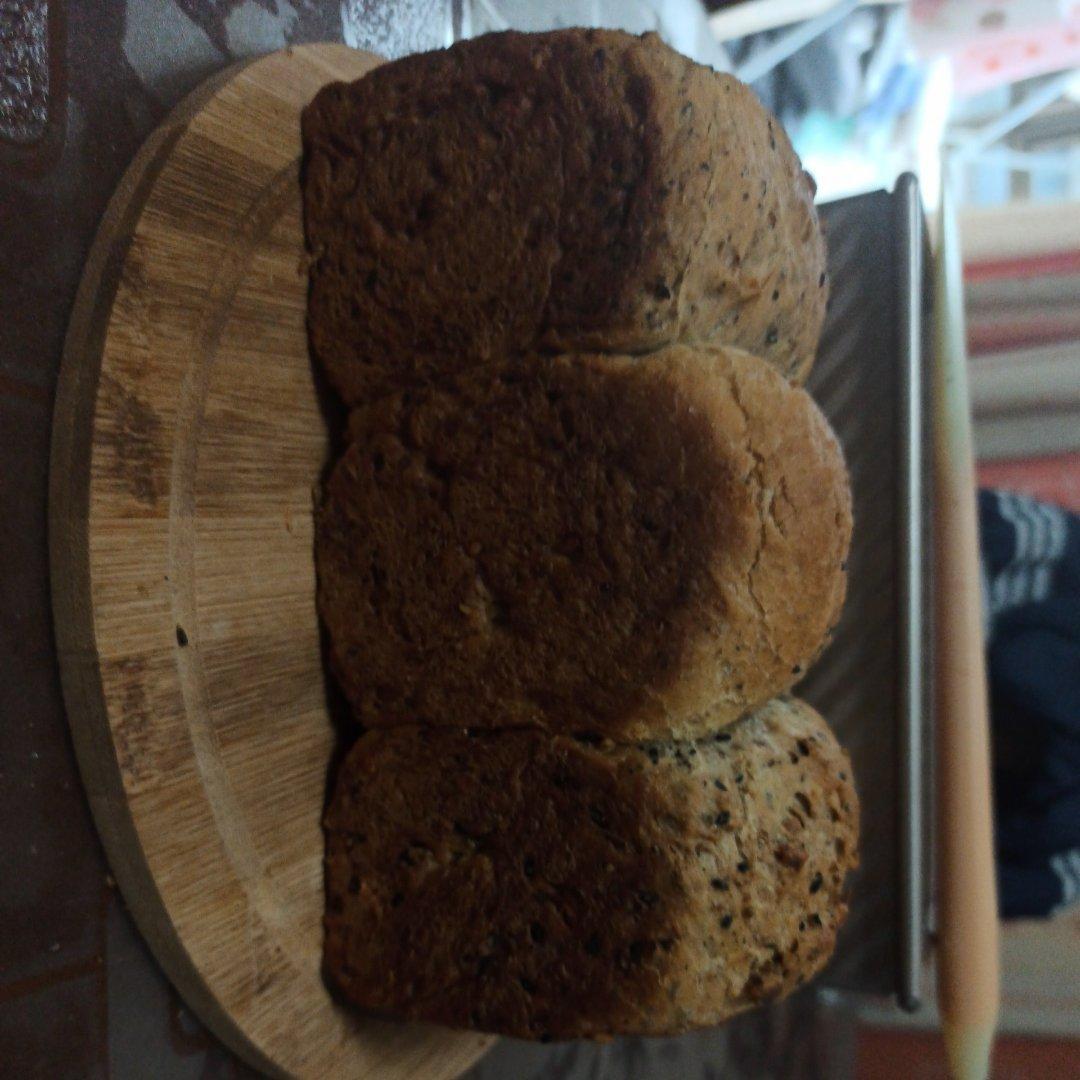 万能全麦吐司配方🍞（含疯狂长个㊙️！黑麦黑糖黑芝麻核桃包为例）