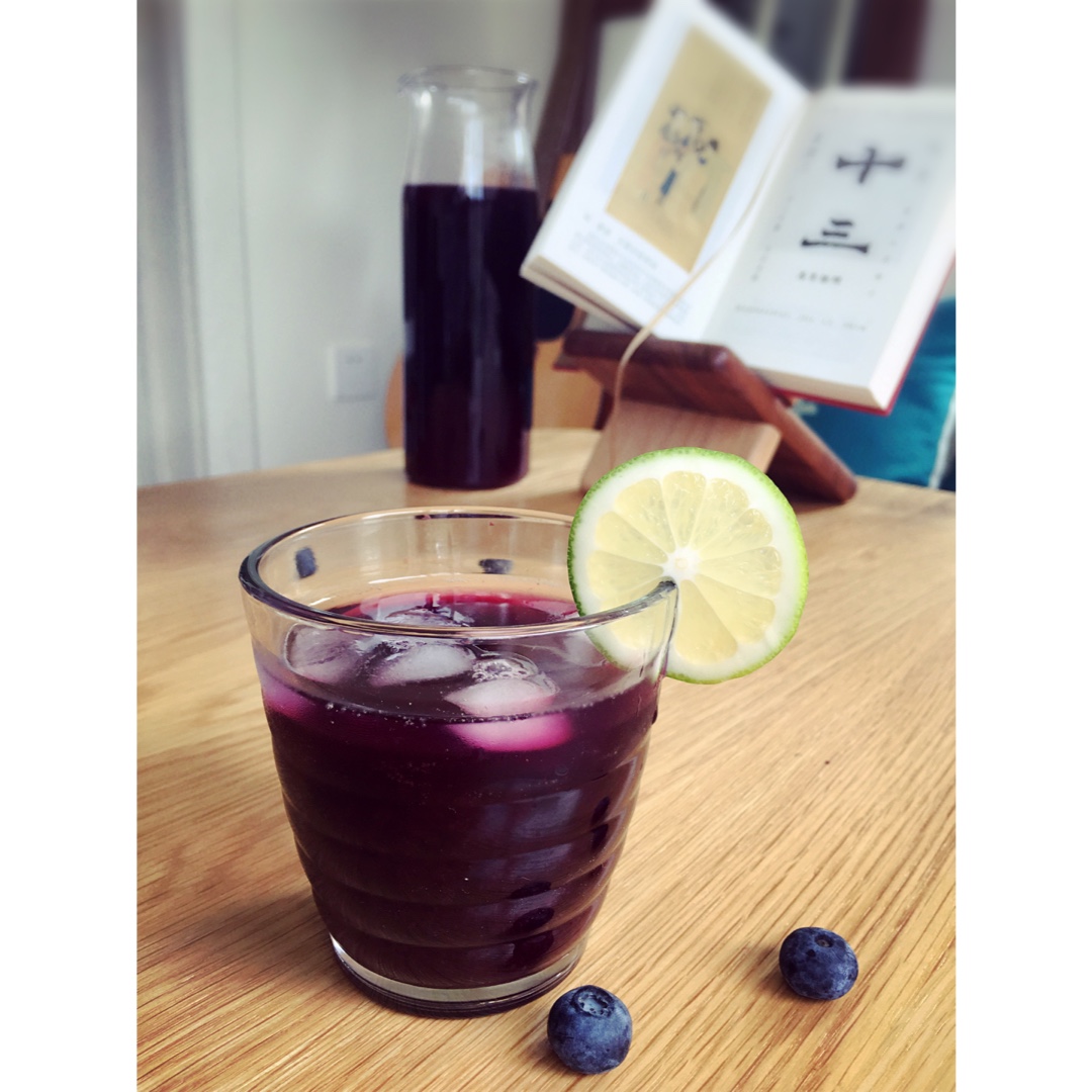 冰镇蓝莓汁