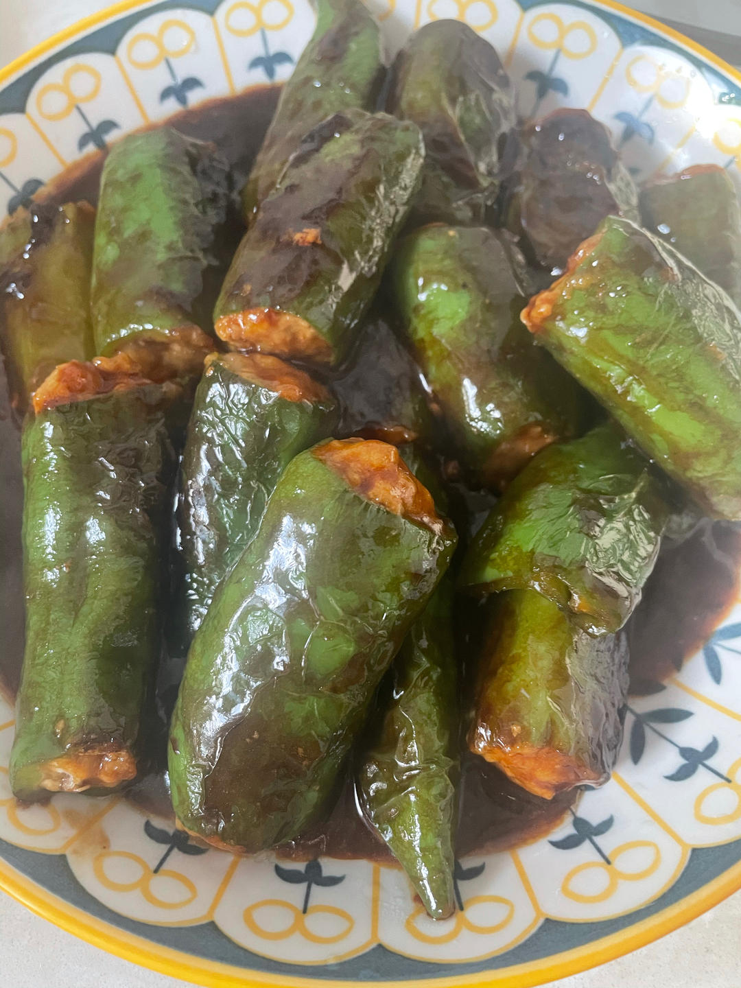 下饭菜“青椒酿肉”，香糯多汁鲜嫩下饭