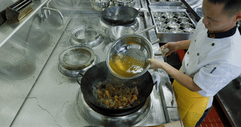 廚師長教你：“大盤土雞”的家常與商用做法，味道醇厚分量更實(shí)在的做法 步驟22