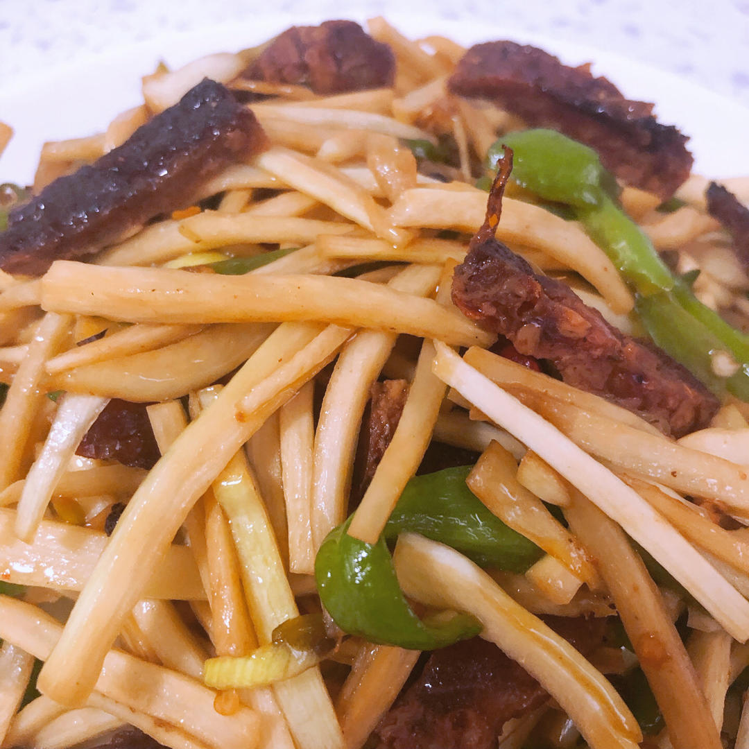 广式腊肠炒茭白