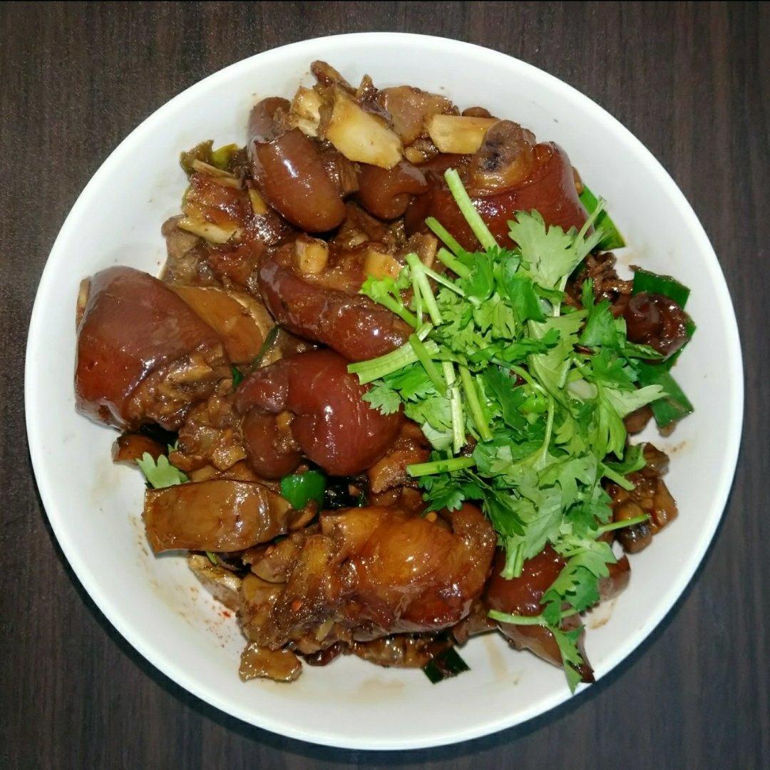 [海陆相融]干墨鱼炖猪蹄