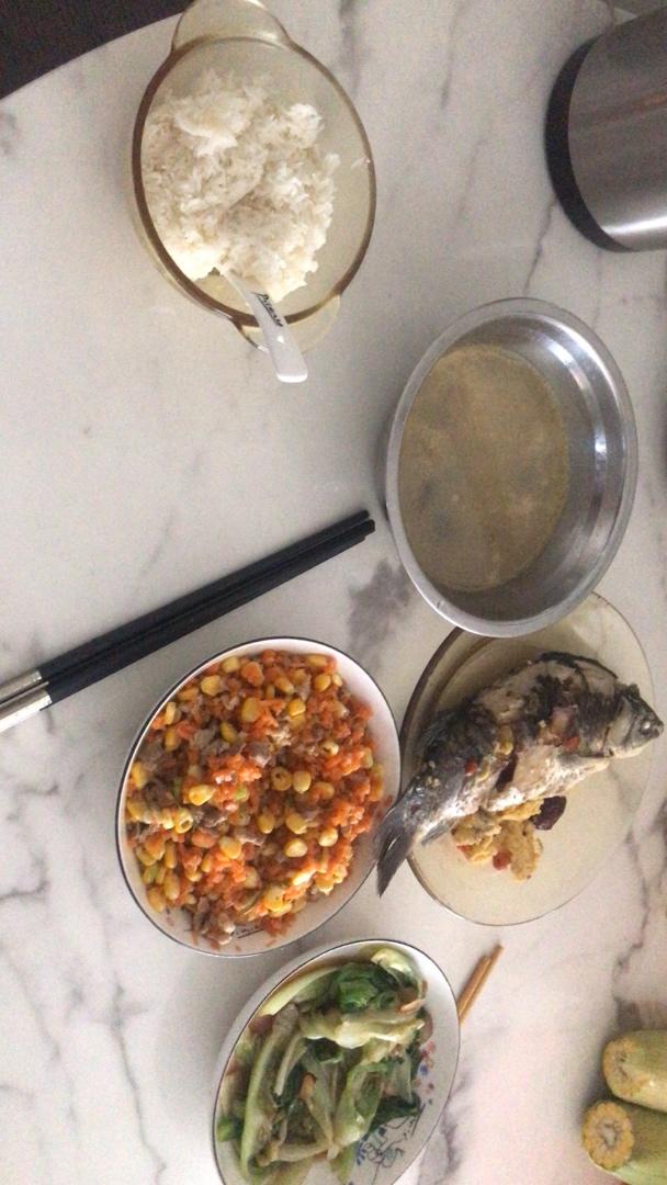 初级版奶白鲫鱼豆腐汤（孕妇可参考）