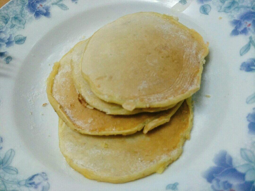 【减脂早餐】无油香蕉松饼（超简单）