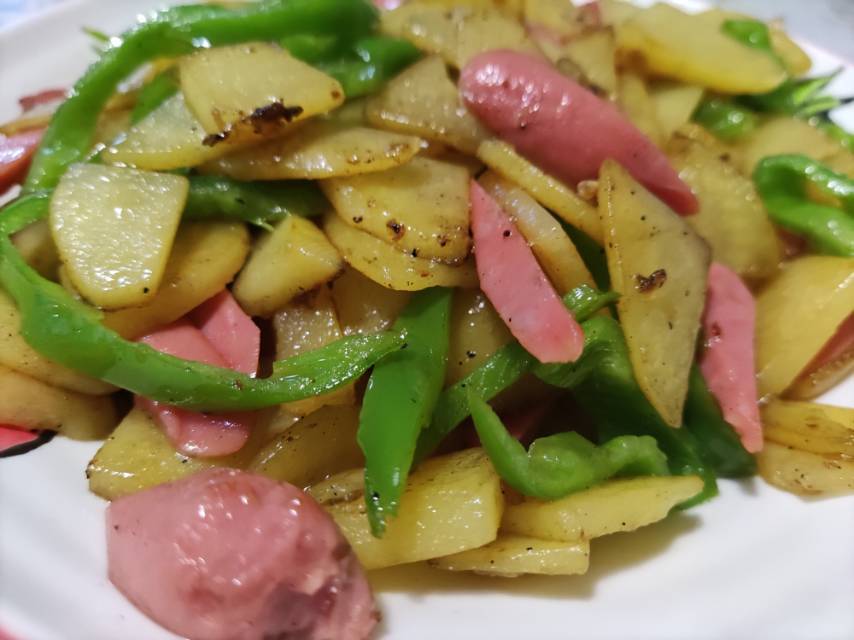 土豆片炒火腿肠
