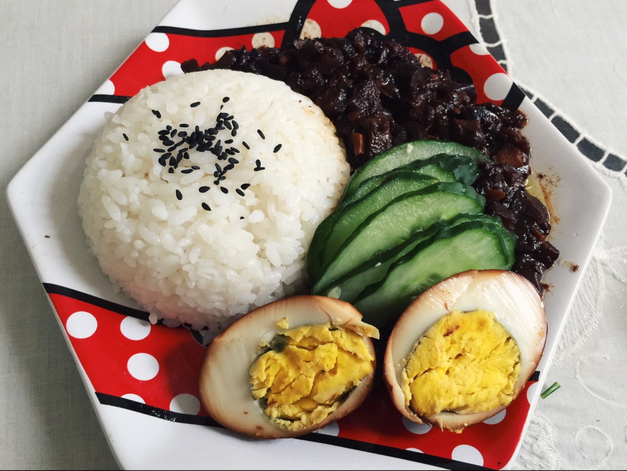 洋葱酥卤肉饭