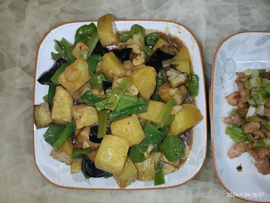 地三鲜（茄子，土豆，青椒）