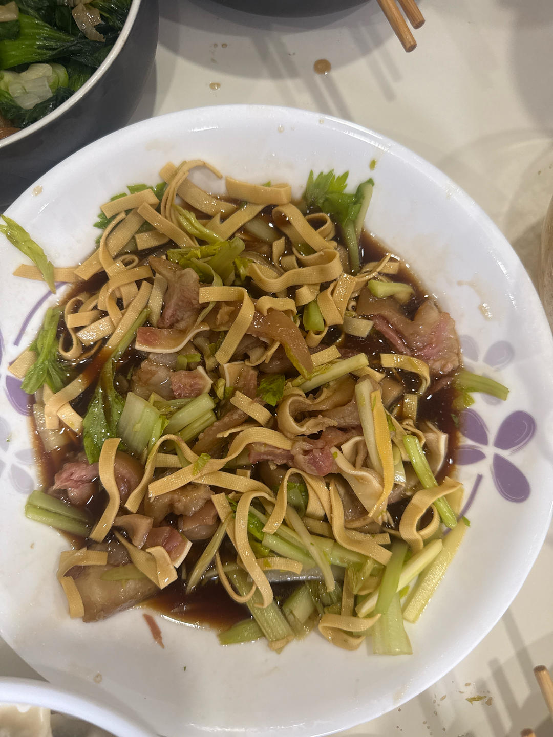 豬耳朵芹菜心豆腐皮涼拌