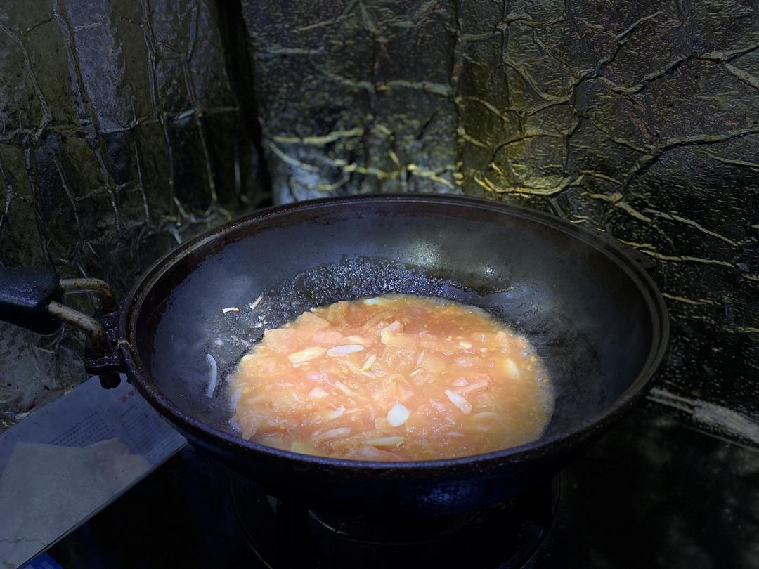 开胃好吃的酸汤空心挂面