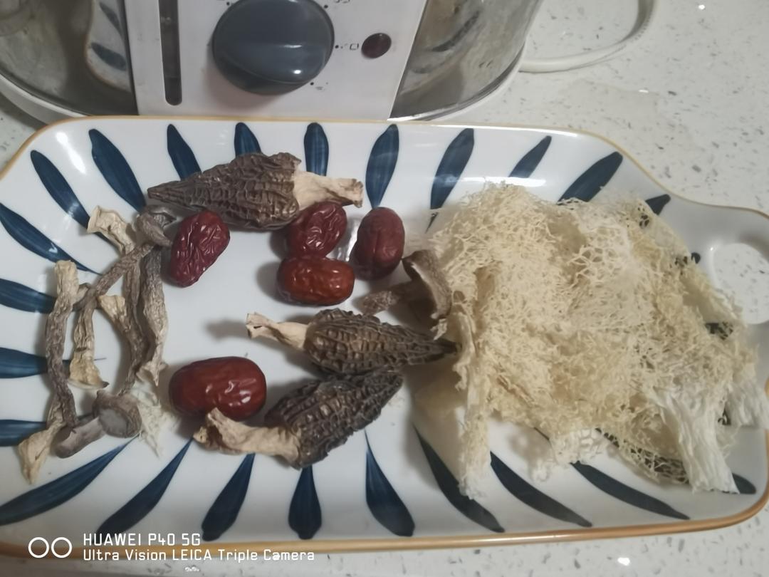 奶奶教的鲜香肥美香菇炖鸡汤