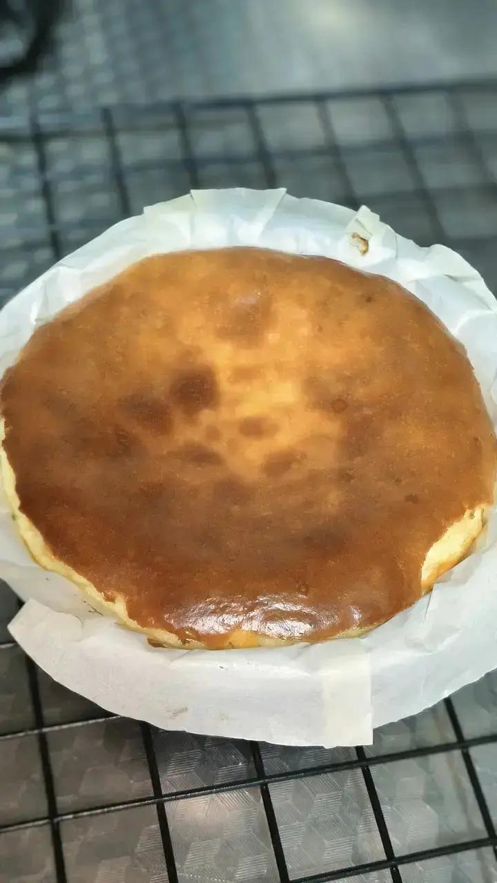 4寸巴斯克式芝士蛋糕