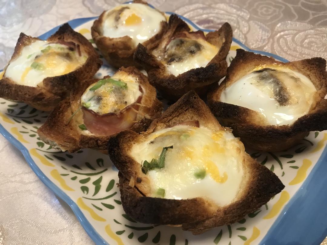 鸡蛋吐司杯盏