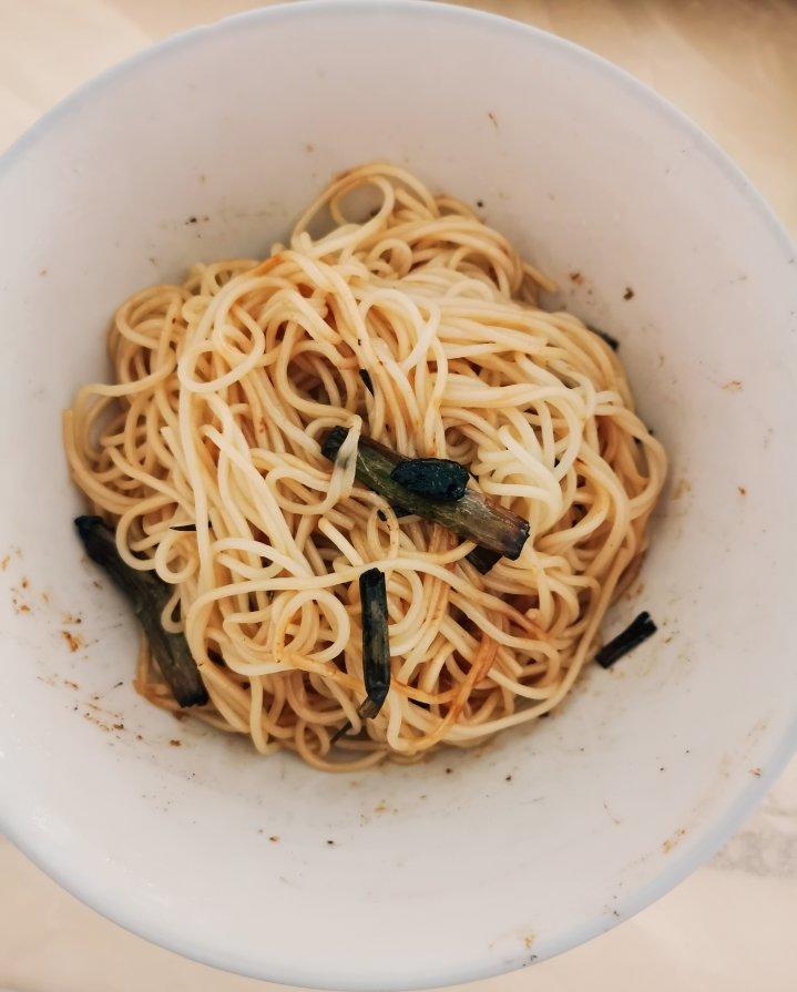 极香的葱油面