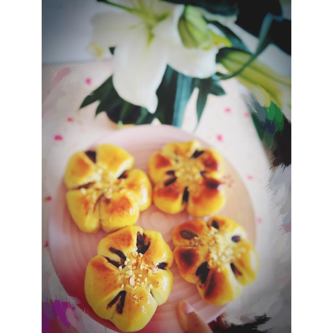 花朵豆沙面包