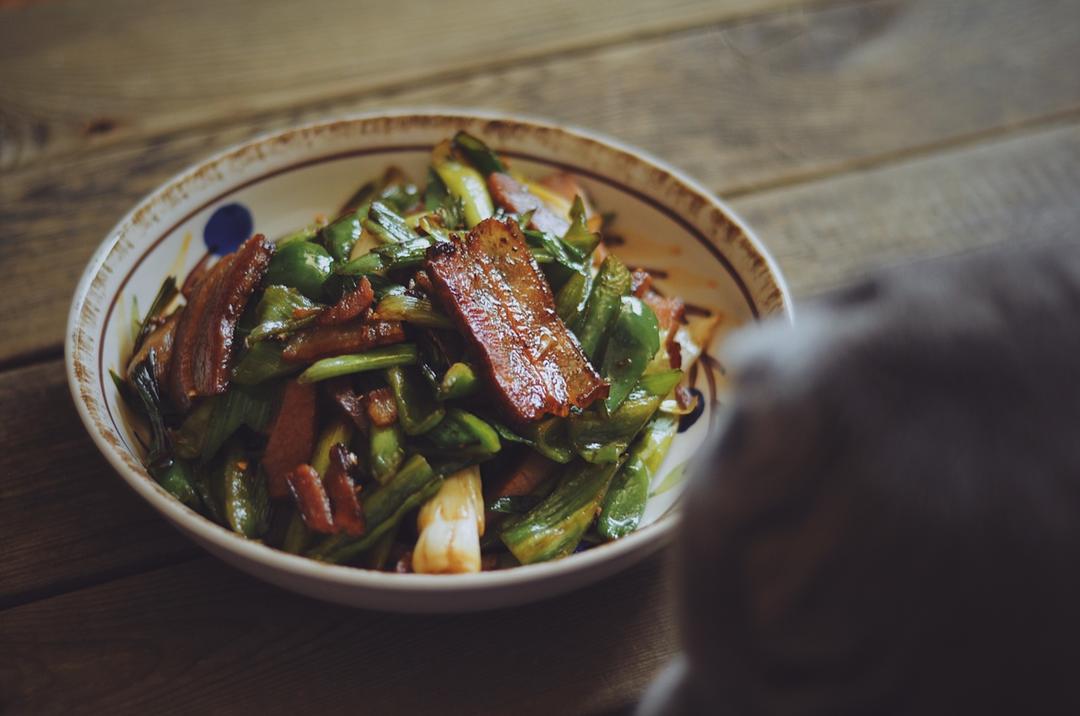 青椒青蒜炒腊肉