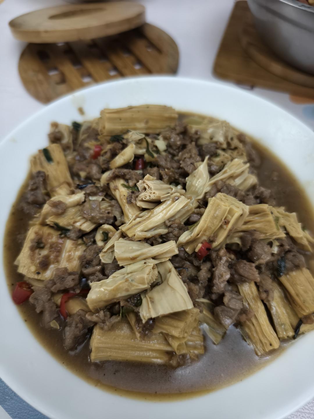 腐竹炒牛肉