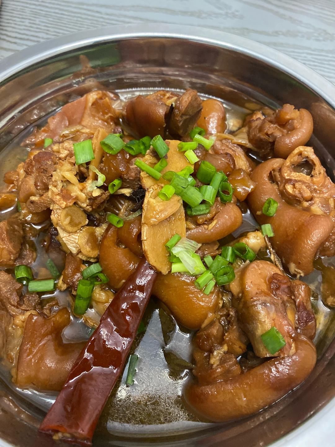 美味的家常菜：红烧猪蹄