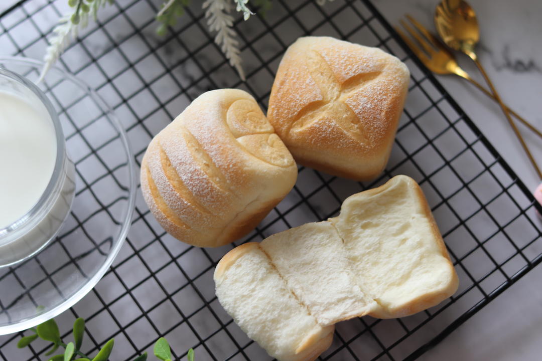 纯奶手撕吐司的做法 步骤1