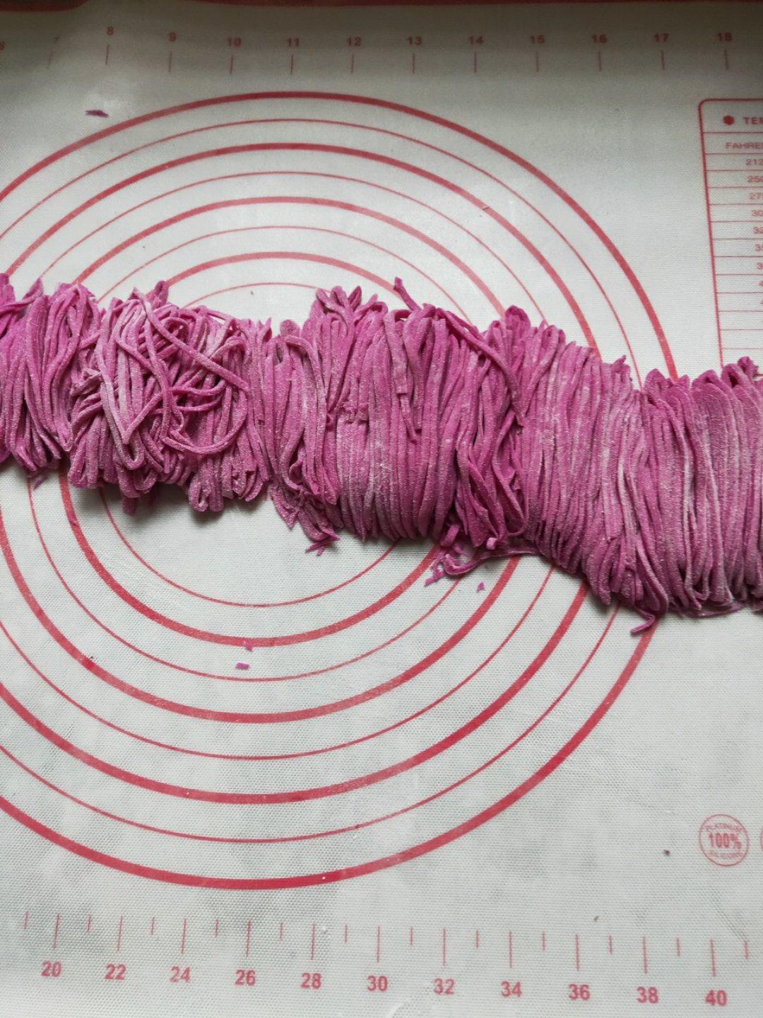 自制纯天然蔬菜汁彩色面条