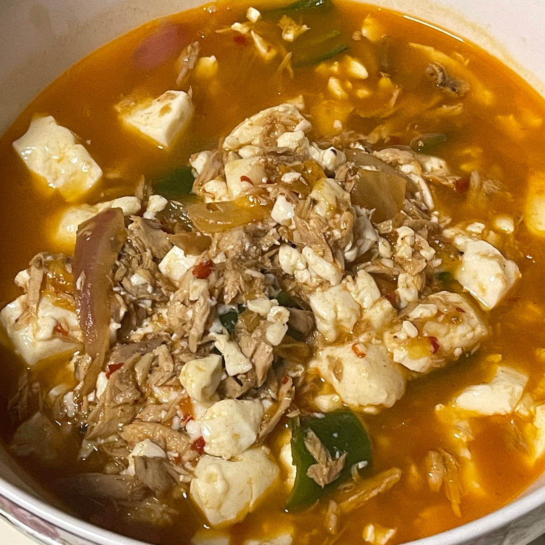 辣白菜金枪鱼豆腐汤