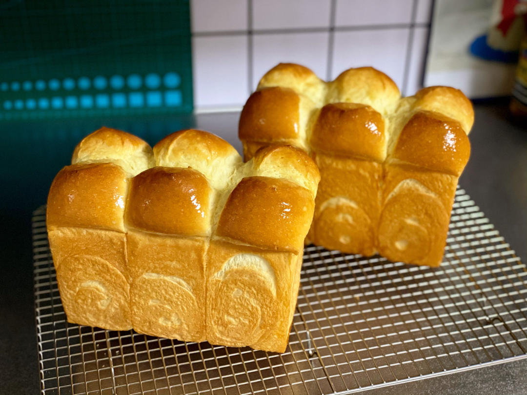 鲜奶液种超熟吐司