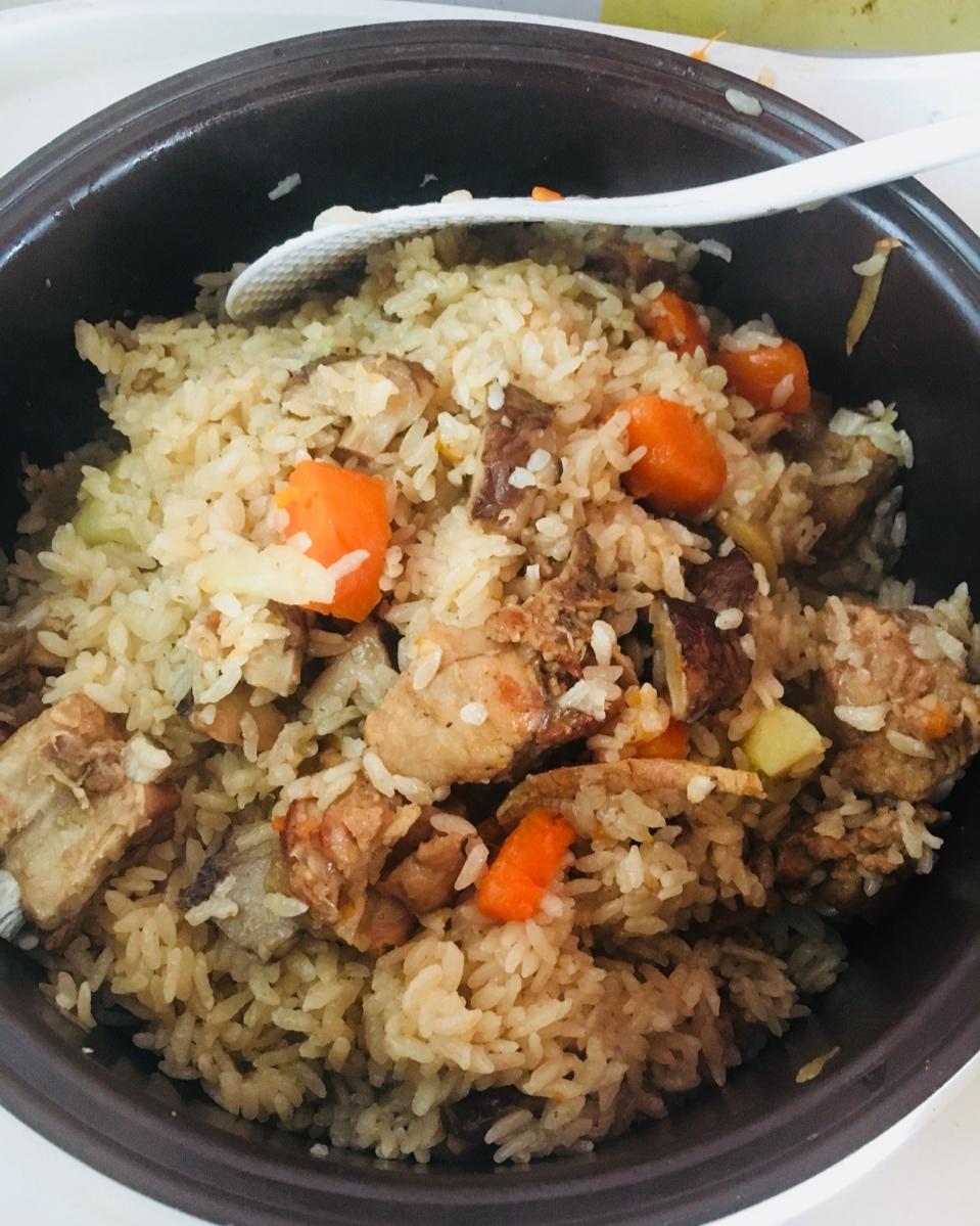 喷香排骨焖饭（爆好吃）